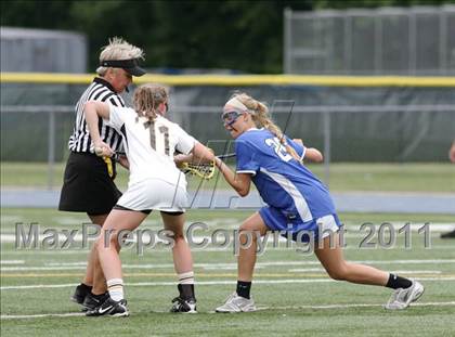 Thumbnail 1 in Hand vs. Darien (CIAC Class M Final) photogallery.
