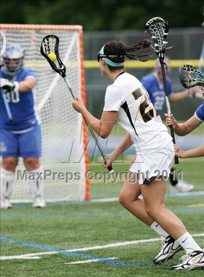 Thumbnail 1 in Hand vs. Darien (CIAC Class M Final) photogallery.