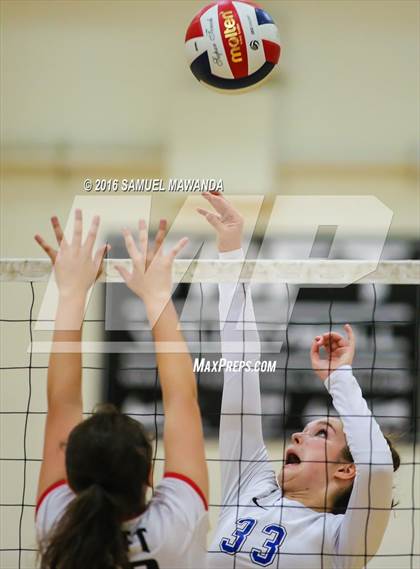 Thumbnail 1 in El Camino Real @ Taft photogallery.