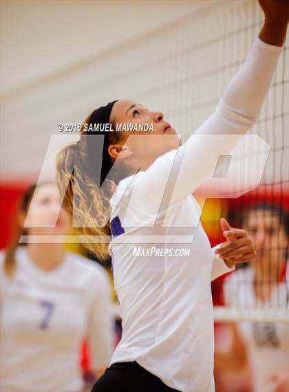 Thumbnail 3 in El Camino Real @ Taft photogallery.