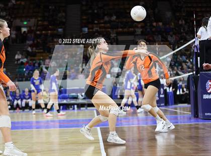 Thumbnail 3 in Lamar vs. Resurrection Christian (CHSAA 3A 2nd Round) photogallery.