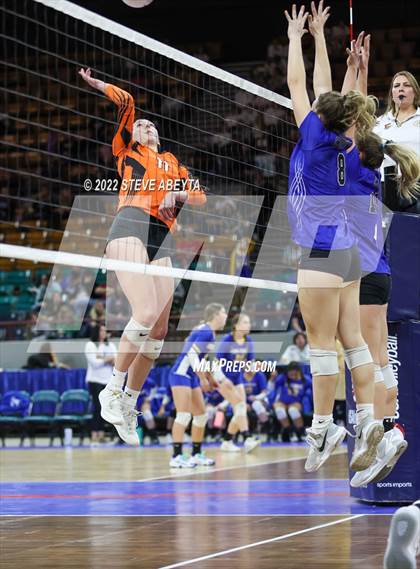 Thumbnail 2 in Lamar vs. Resurrection Christian (CHSAA 3A 2nd Round) photogallery.