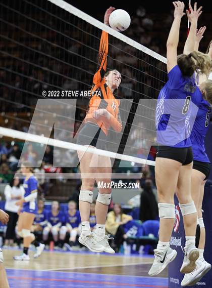 Thumbnail 1 in Lamar vs. Resurrection Christian (CHSAA 3A 2nd Round) photogallery.