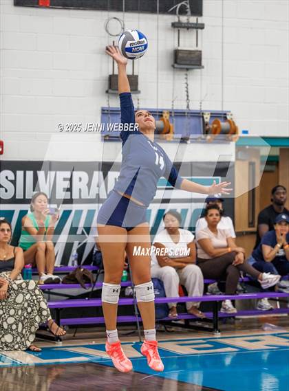 Thumbnail 2 in Sierra Canyon vs. Marymount (Durango Fall Classic) photogallery.