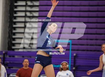 Thumbnail 2 in Sierra Canyon vs. Marymount (Durango Fall Classic) photogallery.