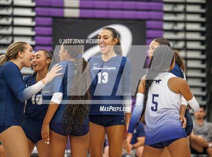 Thumbnail 1 in Sierra Canyon vs. Marymount (Durango Fall Classic) photogallery.