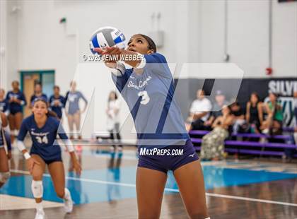 Thumbnail 2 in Sierra Canyon vs. Marymount (Durango Fall Classic) photogallery.