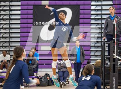 Thumbnail 3 in Sierra Canyon vs. Marymount (Durango Fall Classic) photogallery.