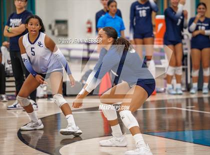 Thumbnail 3 in Sierra Canyon vs. Marymount (Durango Fall Classic) photogallery.