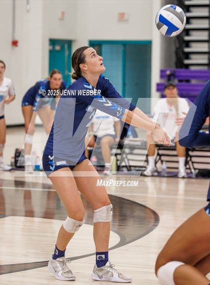 Thumbnail 1 in Sierra Canyon vs. Marymount (Durango Fall Classic) photogallery.