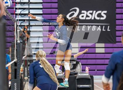 Thumbnail 3 in Sierra Canyon vs. Marymount (Durango Fall Classic) photogallery.