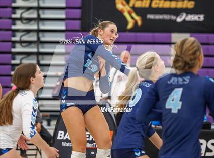 Thumbnail 3 in Sierra Canyon vs. Marymount (Durango Fall Classic) photogallery.