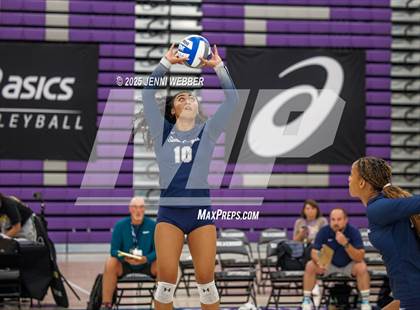 Thumbnail 2 in Sierra Canyon vs. Marymount (Durango Fall Classic) photogallery.