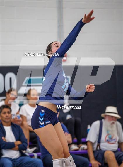 Thumbnail 2 in Sierra Canyon vs. Marymount (Durango Fall Classic) photogallery.