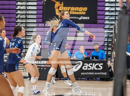 Thumbnail 2 in Sierra Canyon vs. Marymount (Durango Fall Classic) photogallery.