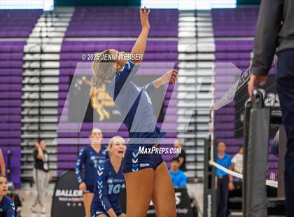 Thumbnail 3 in Sierra Canyon vs. Marymount (Durango Fall Classic) photogallery.