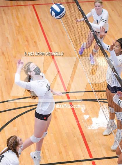 Thumbnail 1 in Mayfield vs. Vista Murrieta (Nike Tournament of Champions) photogallery.