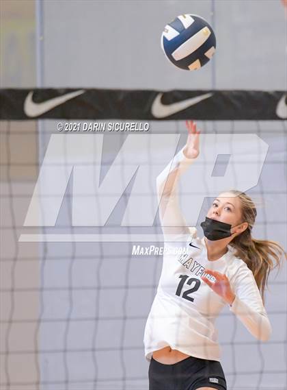Thumbnail 2 in Mayfield vs. Vista Murrieta (Nike Tournament of Champions) photogallery.