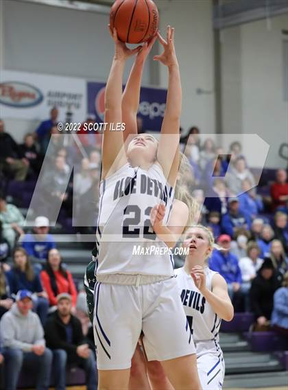 Thumbnail 2 in Fisher Catholic vs. Danville (OHSAA D4 District Final) photogallery.