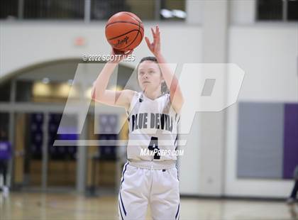 Thumbnail 3 in Fisher Catholic vs. Danville (OHSAA D4 District Final) photogallery.