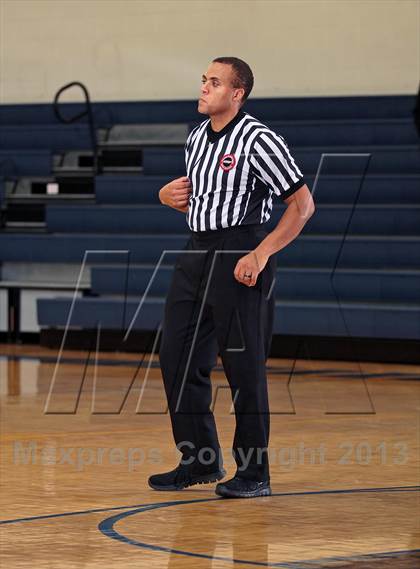 Thumbnail 1 in Cincinnati Country Day @ Seymour (Seymour Christmas Classic) photogallery.