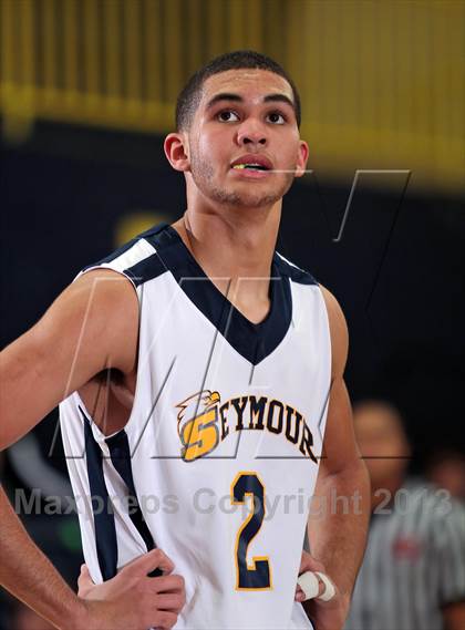 Thumbnail 1 in Cincinnati Country Day @ Seymour (Seymour Christmas Classic) photogallery.