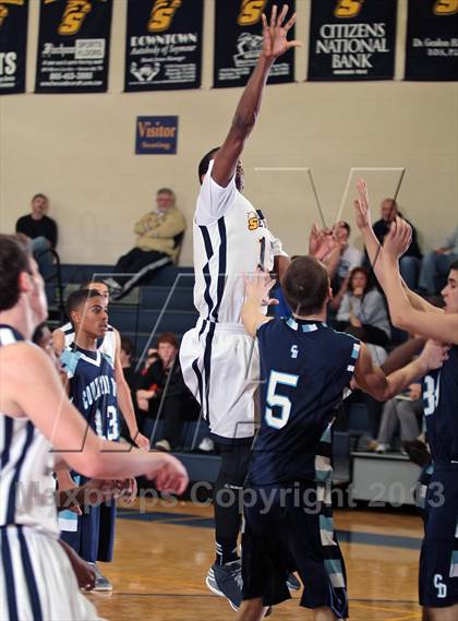 Thumbnail 2 in Cincinnati Country Day @ Seymour (Seymour Christmas Classic) photogallery.