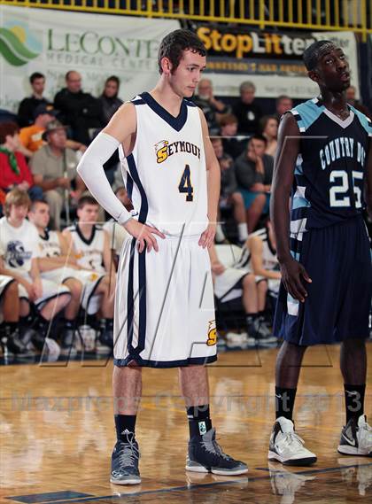 Thumbnail 2 in Cincinnati Country Day @ Seymour (Seymour Christmas Classic) photogallery.