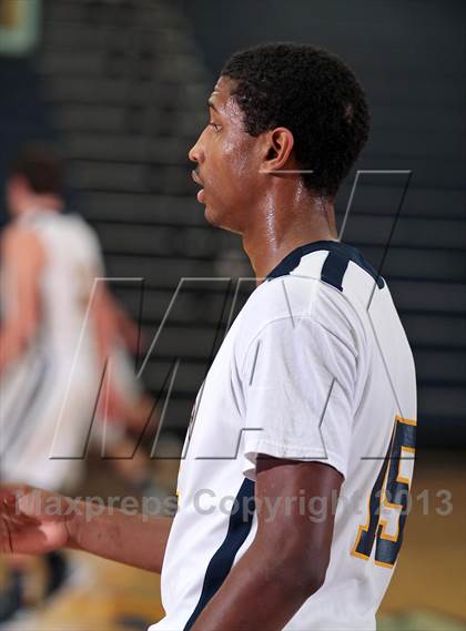 Thumbnail 2 in Cincinnati Country Day @ Seymour (Seymour Christmas Classic) photogallery.