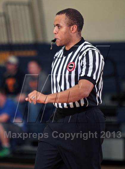 Thumbnail 2 in Cincinnati Country Day @ Seymour (Seymour Christmas Classic) photogallery.
