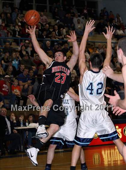 Thumbnail 3 in Moniteau vs. Brookville (PIAA District 9 AA Final) photogallery.