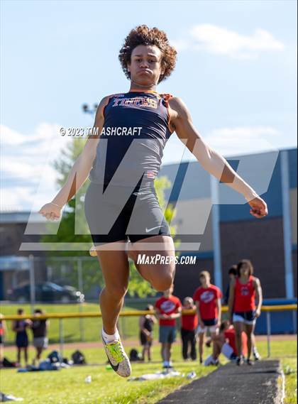 Thumbnail 2 in Rising Sun Invitational photogallery.