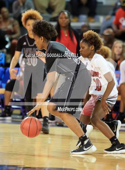 Thumbnail 2 in Havelock vs. Jacksonville (NCHSAA 3A Regional Playoff) photogallery.