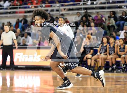 Thumbnail 1 in Havelock vs. Jacksonville (NCHSAA 3A Regional Playoff) photogallery.
