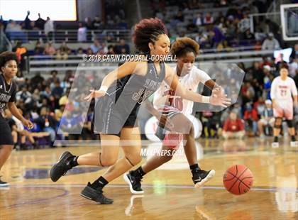 Thumbnail 1 in Havelock vs. Jacksonville (NCHSAA 3A Regional Playoff) photogallery.