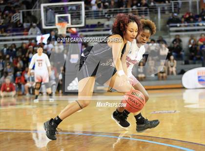 Thumbnail 2 in Havelock vs. Jacksonville (NCHSAA 3A Regional Playoff) photogallery.