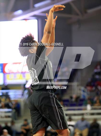 Thumbnail 2 in Havelock vs. Jacksonville (NCHSAA 3A Regional Playoff) photogallery.