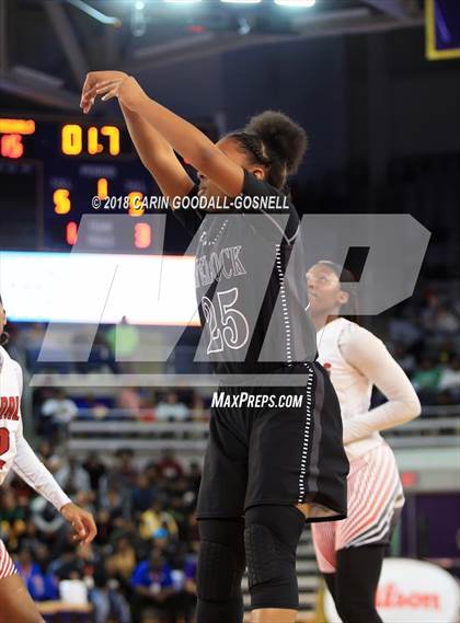 Thumbnail 1 in Havelock vs. Jacksonville (NCHSAA 3A Regional Playoff) photogallery.