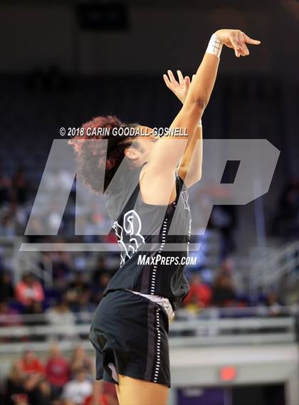 Thumbnail 3 in Havelock vs. Jacksonville (NCHSAA 3A Regional Playoff) photogallery.