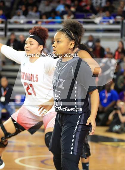 Thumbnail 2 in Havelock vs. Jacksonville (NCHSAA 3A Regional Playoff) photogallery.