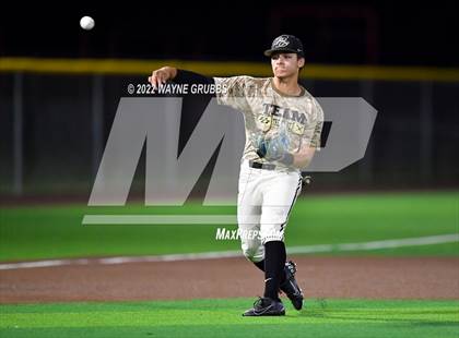Thumbnail 2 in Pleasant Grove vs. Kilgore (UIL 4A Region II Bi-District Playoff) photogallery.