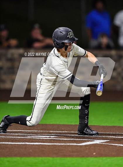 Thumbnail 2 in Pleasant Grove vs. Kilgore (UIL 4A Region II Bi-District Playoff) photogallery.