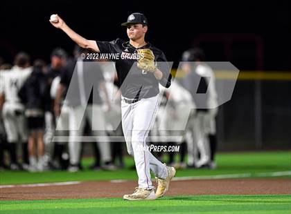 Thumbnail 2 in Pleasant Grove vs. Kilgore (UIL 4A Region II Bi-District Playoff) photogallery.