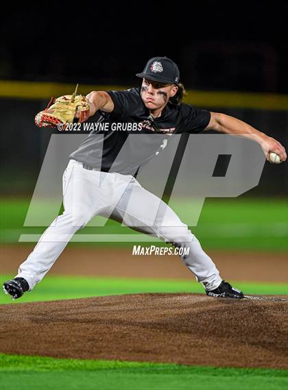 Thumbnail 1 in Pleasant Grove vs. Kilgore (UIL 4A Region II Bi-District Playoff) photogallery.