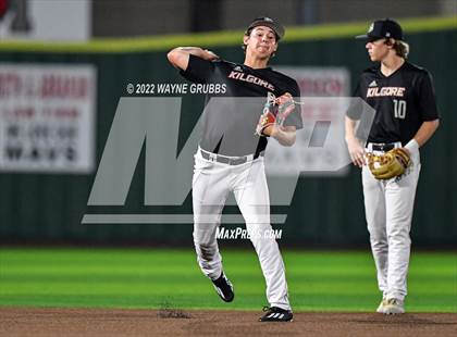 Thumbnail 1 in Pleasant Grove vs. Kilgore (UIL 4A Region II Bi-District Playoff) photogallery.