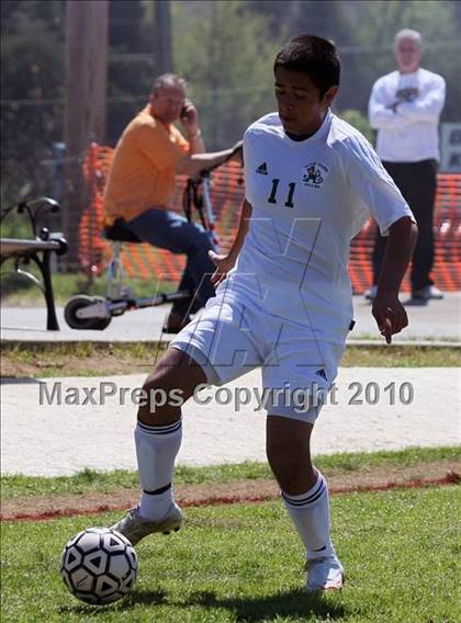 Thumbnail 1 in Notre Dame vs Siegel (Bearden Invitational) photogallery.