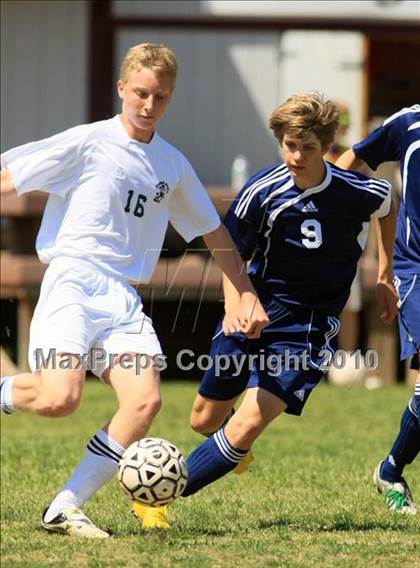 Thumbnail 2 in Notre Dame vs Siegel (Bearden Invitational) photogallery.