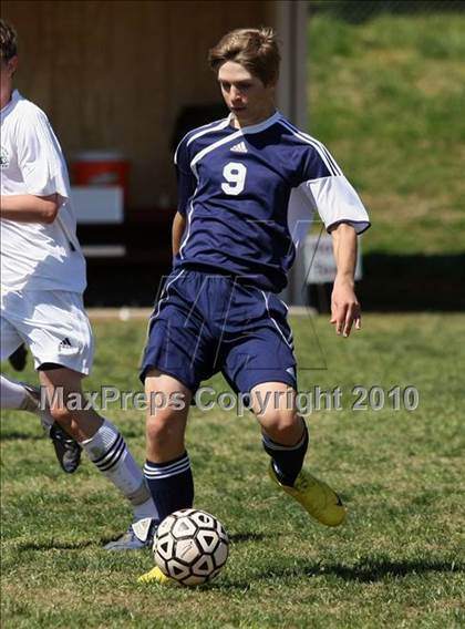 Thumbnail 1 in Notre Dame vs Siegel (Bearden Invitational) photogallery.