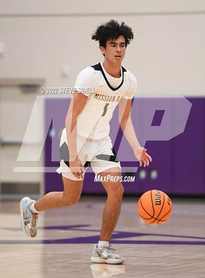 Thumbnail 2 in The Woodlands vs. Mission Bay (The Holiday Classic 2022) photogallery.