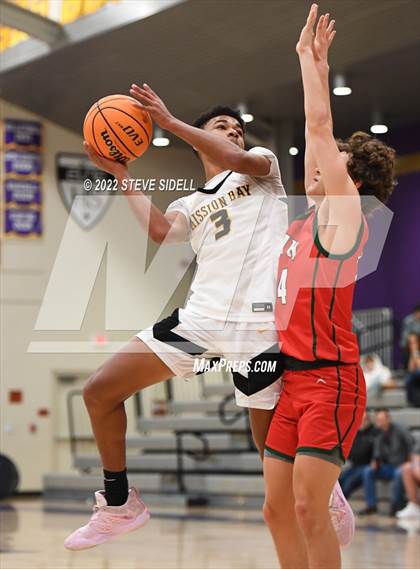 Thumbnail 2 in The Woodlands vs. Mission Bay (The Holiday Classic 2022) photogallery.